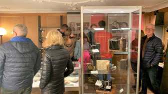 Einblick mit Besuchern