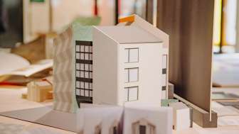 Ausstellungsansicht «Farbe Stein Papier – Misch mal mit!», Foto: Roberta Fele