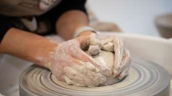 Wochenend–Intensivkurs "Drehen an der Töpferscheibe" Frühling / Sommer