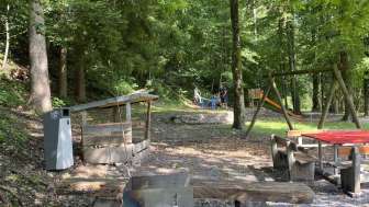 Feuerstelle u. Spielplatz Niederberg Näfels