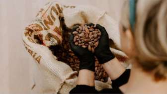 Degustieren von St. Galler Schokolade