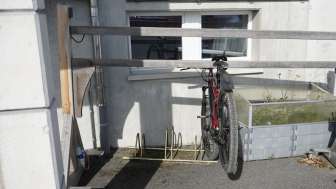 Veloständer mit Lademöglichkeit