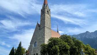 Aussenansicht der Pfarrkirche St. Laurentius
