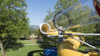 Grosse Röhrenrutsche im Schwimmbad Mühleholz