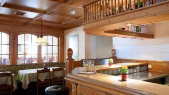 Restaurant/Bar